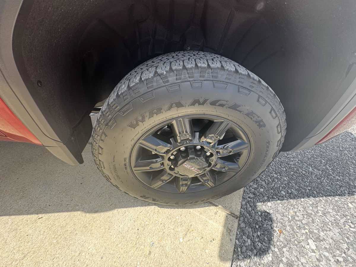 Used 2026 GMC Sierra 2500 AT4 AWD/4WD image 33