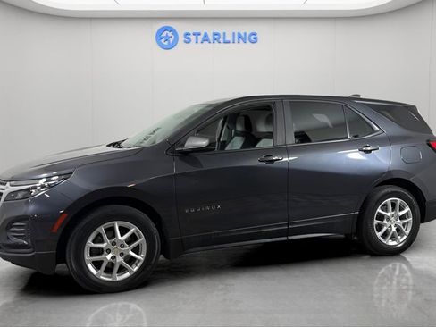 Used 2022 Chevrolet Equinox LS FWD image 3