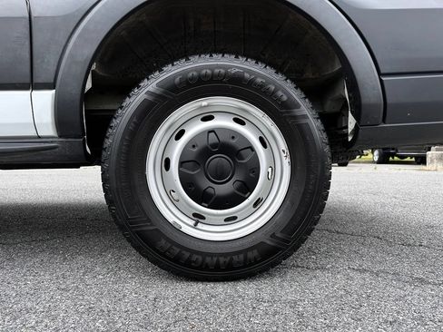 Used 2020 Ford Transit 250 Medium Roof RWD image 26