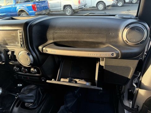 Used 2016 Jeep Wrangler Unlimited Sport w/ Power Convenience Group image 28