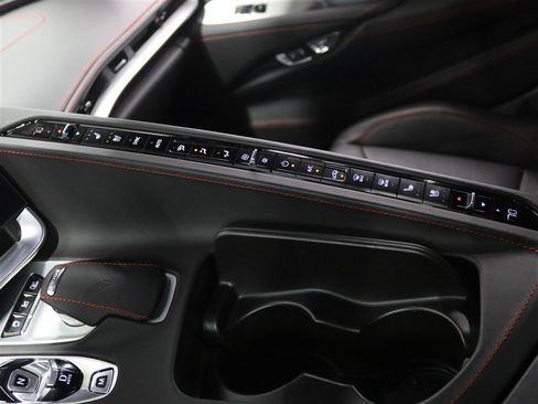 Used 2021 Chevrolet Corvette Stingray Premium Cpe w/ Z51 Performance Package RWD image 39