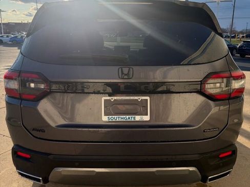 New 2026 Honda Pilot Touring image 4