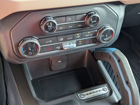Used 2022 Ford Bronco Wildtrak AWD/4WD image 25