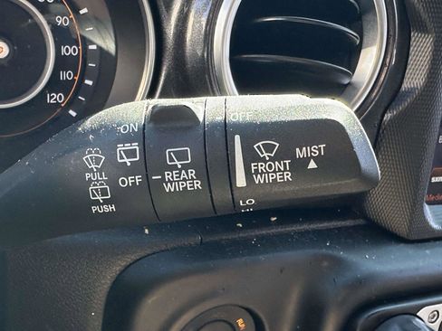 Used 2021 Jeep Wrangler Unlimited Sahara AWD/4WD image 33