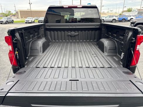 Used 2024 Chevrolet Silverado 1500 RST AWD/4WD image 5