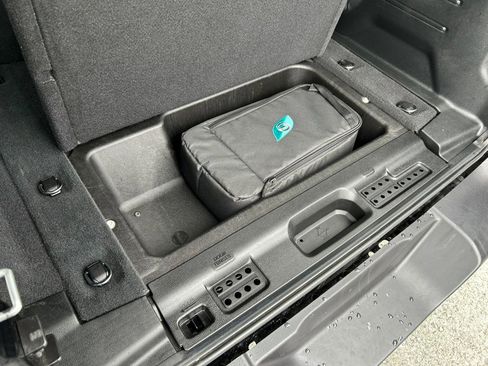 Used 2023 Jeep Wrangler Unlimited w/ Sun & Screen Package image 61