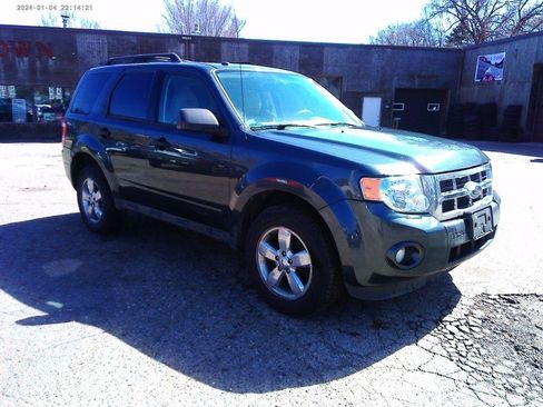 Used 2009 Ford Escape XLT image 1