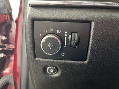 Used 2019 Jeep Grand Cherokee Limited image 19