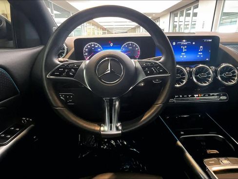 Used 2025 Mercedes-Benz GLA 250 image 6