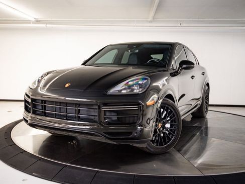 Certified 2023 Porsche Cayenne Turbo AWD/4WD image 1