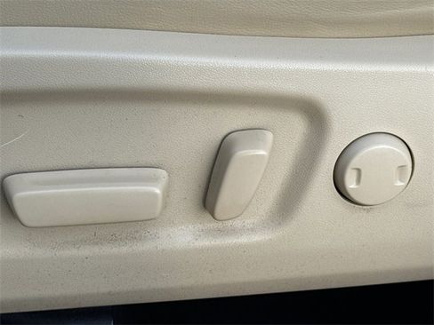 Used 2019 Toyota Highlander XLE image 22