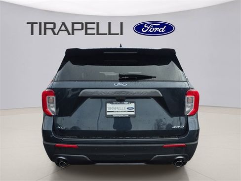 Used 2022 Ford Explorer XLT w/ Equipment Group 202A image 8