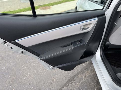 Used 2016 Toyota Corolla LE FWD image 14