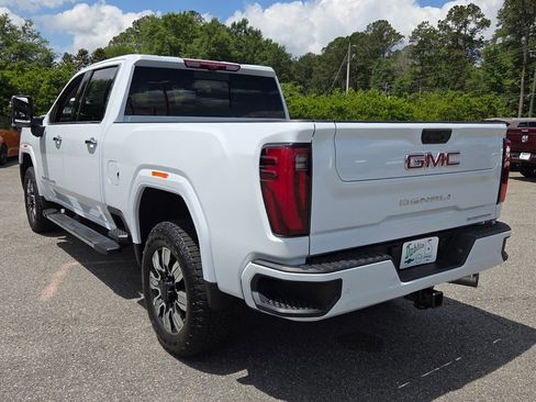 New 2026 GMC Sierra 2500 Denali w/ Denali Reserve Package AWD/4WD image 8