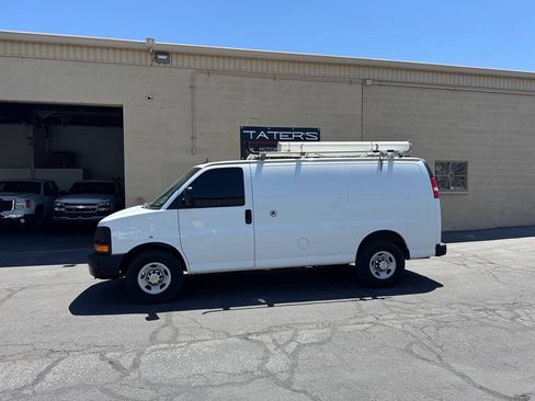 Used 2015 Chevrolet Express 2500 RWD image 5