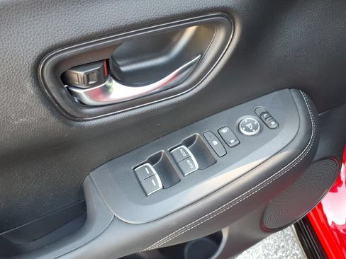 Used 2024 Honda HR-V EX-L image 11