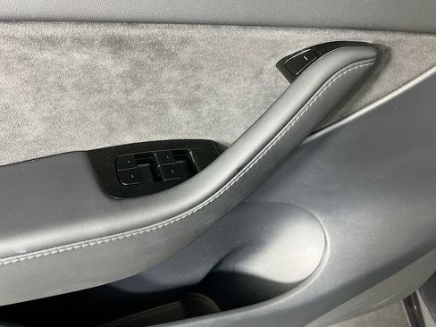Used 2020 Tesla Model Y Long Range AWD/4WD image 20