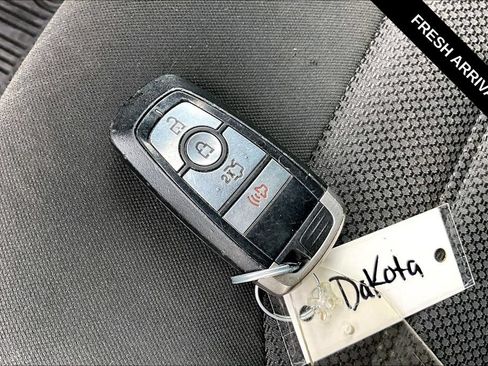 Used 2018 Ford Fusion SE w/ Fusion SE Technology Package FWD image 33
