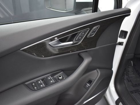 Used 2022 Audi Q7 3.0T Premium Plus w/ Premium Plus Package AWD/4WD image 6