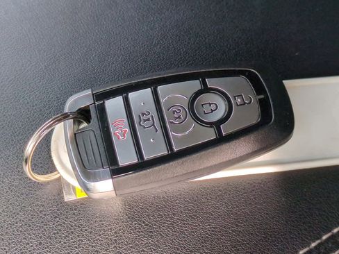 Used 2023 Ford Edge Titanium image 34