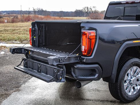 Used 2020 GMC Sierra 2500 Denali w/ Denali Ultimate Package image 12