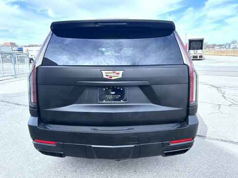 Certified 2025 Cadillac Escalade ESV Sport w/ Touring Package image 13