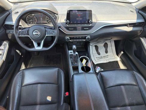 Used 2025 Nissan Altima 2.5 SR FWD image 23