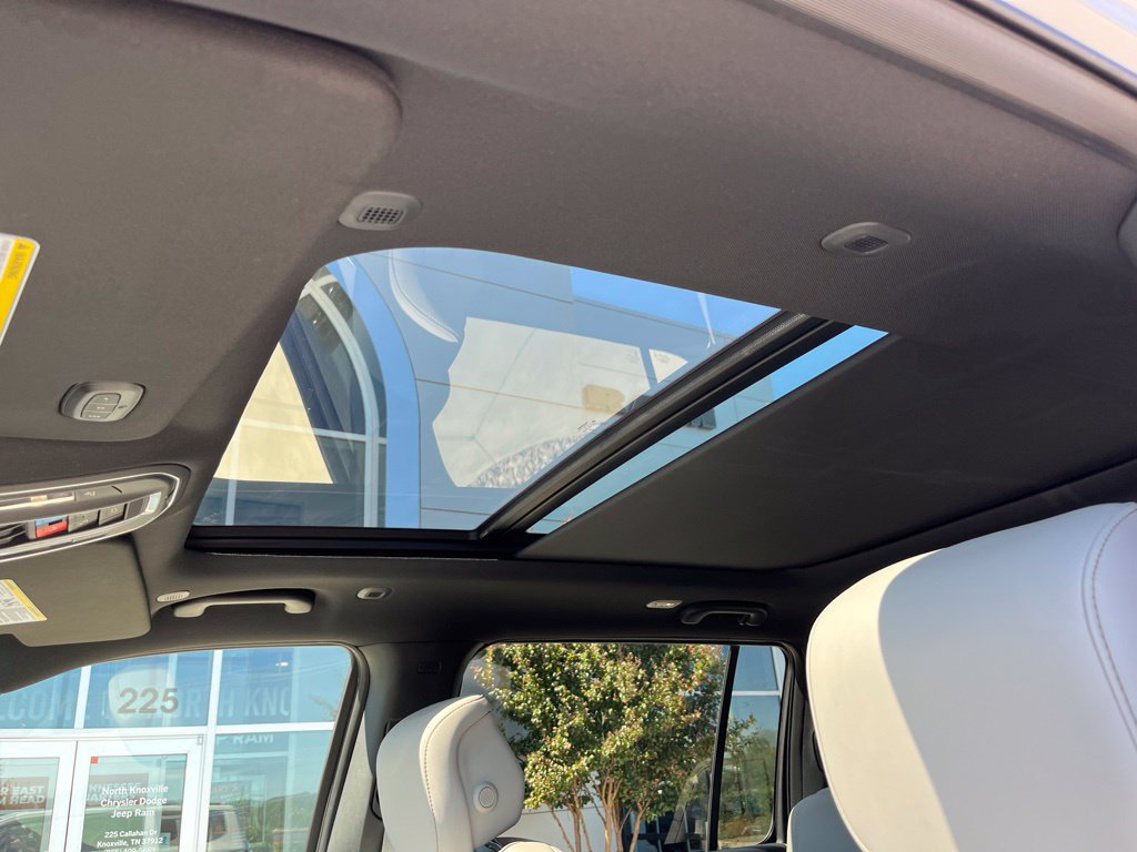 New 2027 Jeep Grand Wagoneer Limited AWD/4WD image 10