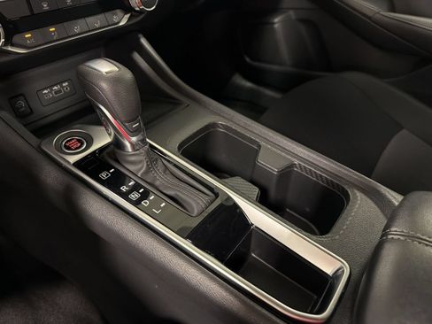 Used 2024 Nissan Sentra SV FWD image 18