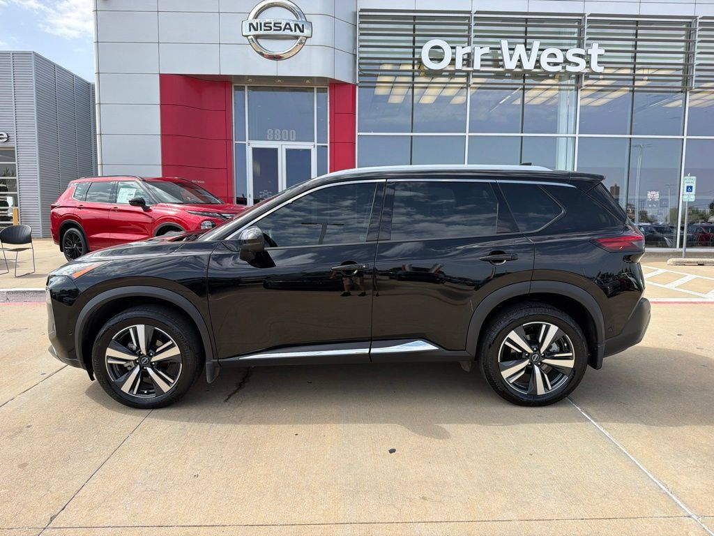 Used 2023 Nissan Rogue SL w/ SL Premium Package FWD image 2