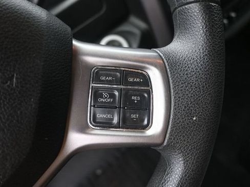 Used 2022 RAM 1500 Classic SLT AWD/4WD image 17