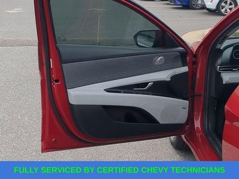 Used 2022 Hyundai Elantra Limited image 20