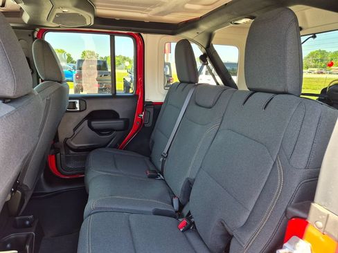 Used 2025 Jeep Wrangler Unlimited Sport AWD/4WD image 25