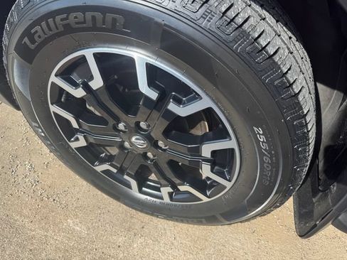 Used 2019 Nissan Pathfinder SL AWD/4WD image 29