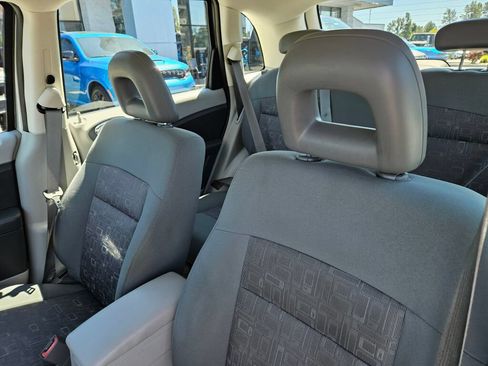 Used 2009 Chrysler PT Cruiser FWD image 17