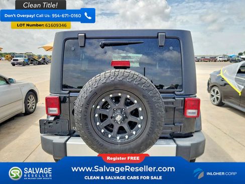 Used 2015 Jeep Wrangler Unlimited Sahara w/ Max Tow Package AWD/4WD image 8