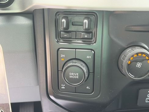 New 2026 Ford F250 XLT w/ FX4 Off-Road Package AWD/4WD image 12
