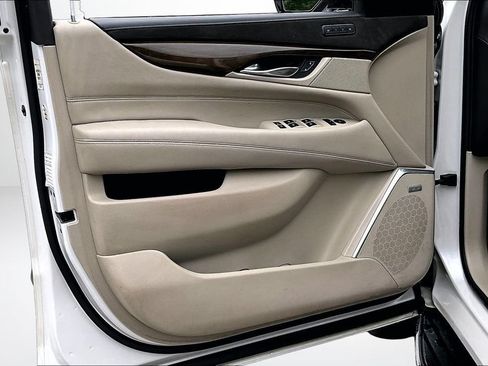 Used 2020 Cadillac Escalade Luxury AWD/4WD image 20