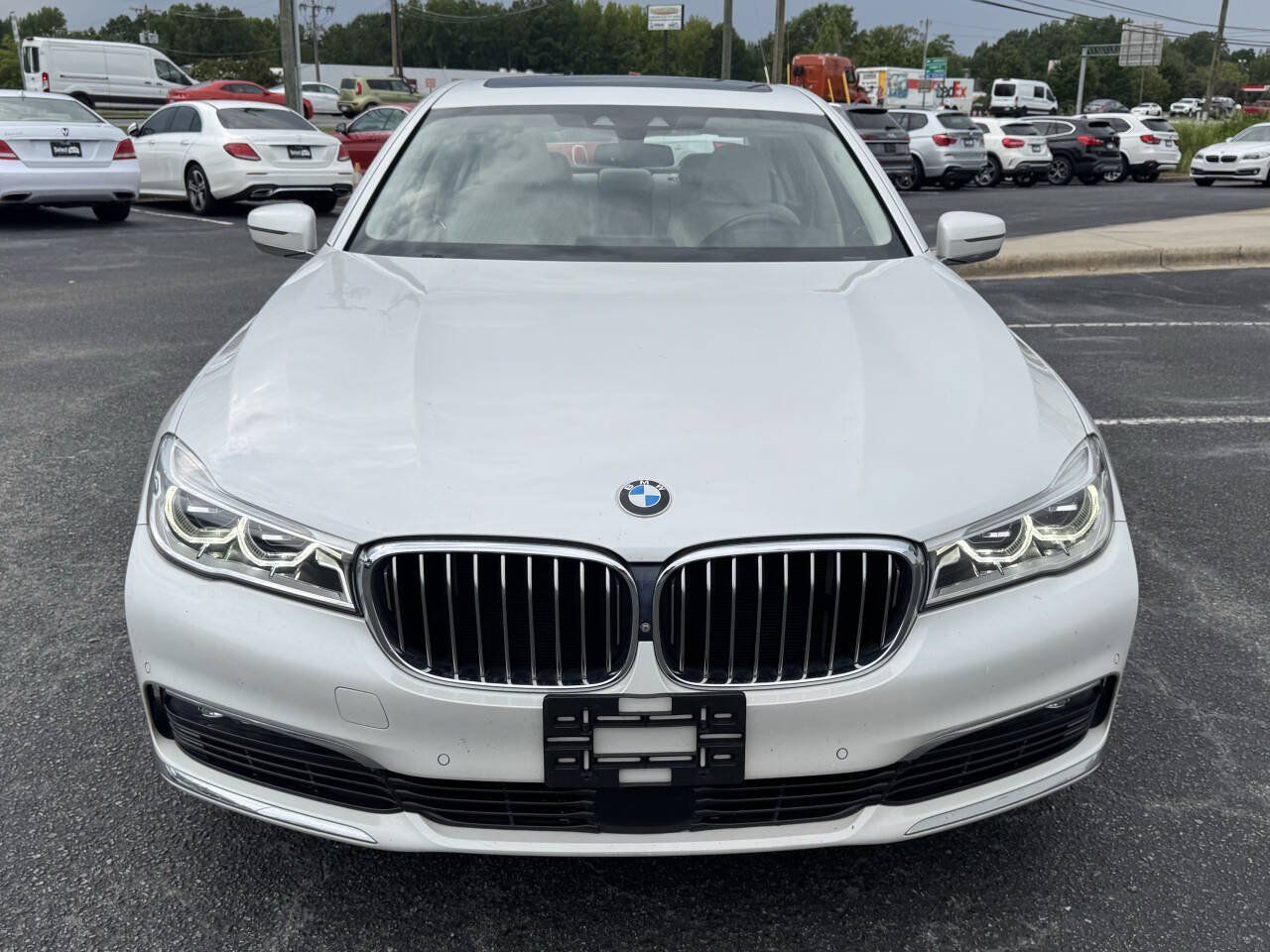 Used 2018 BMW 750i xDrive AWD/4WD image 2