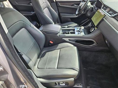Used 2021 Jaguar F-PACE AWD/4WD image 19