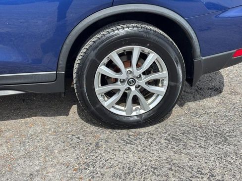 Used 2017 Nissan Rogue SV w/ SV Premium Package image 11