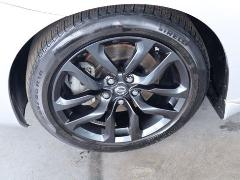 Used 2019 Nissan 370Z Coupe RWD image 32