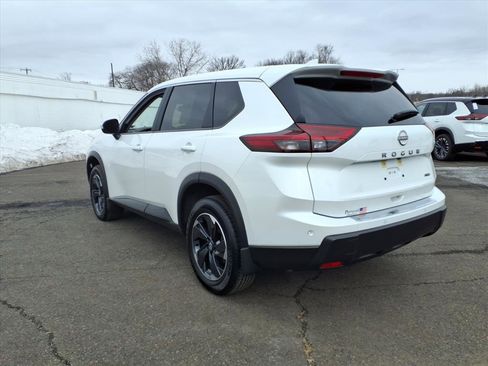 Certified 2025 Nissan Rogue SV image 6
