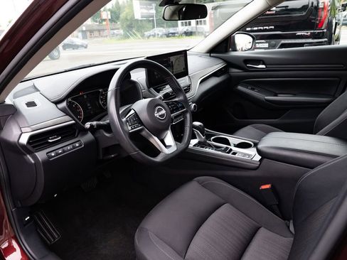 Used 2024 Nissan Altima 2.5 SV w/ SV Premium Package FWD image 19