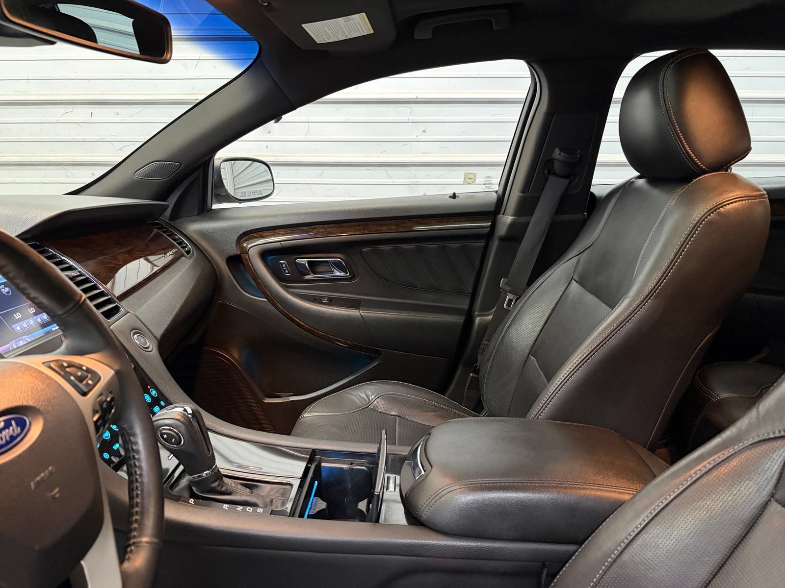 Used 2013 Ford Taurus Limited FWD image 23