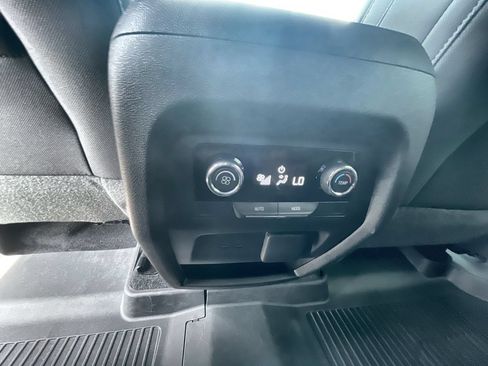 Used 2024 Chevrolet Traverse Z71 w/ Enhanced Driving Package AWD/4WD image 21