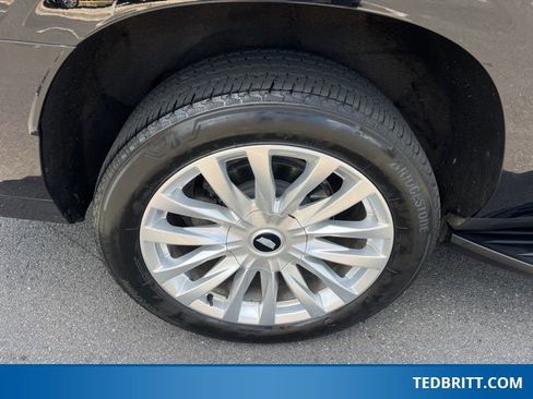 Used 2021 Cadillac Escalade ESV Luxury image 17