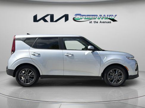 Used 2021 Kia Soul S FWD image 7