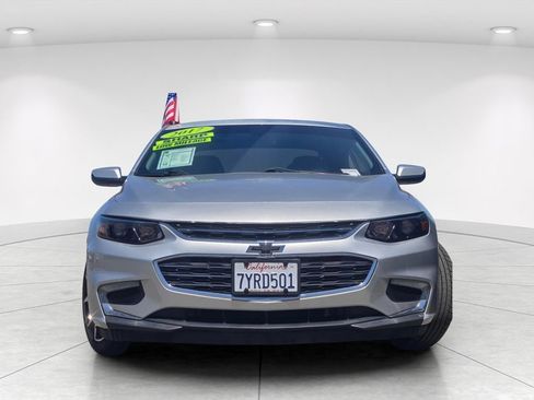 Used 2017 Chevrolet Malibu LT FWD image 2