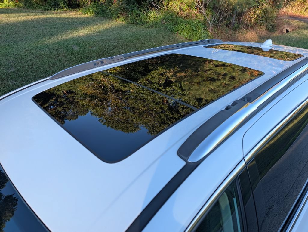 Used 2018 Chrysler Pacifica Limited FWD image 9